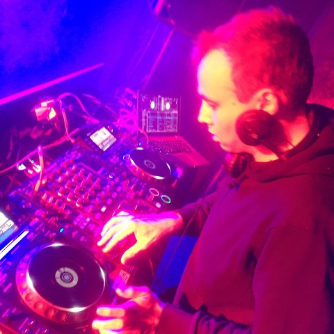 Qzyphus — Adelaide DJ