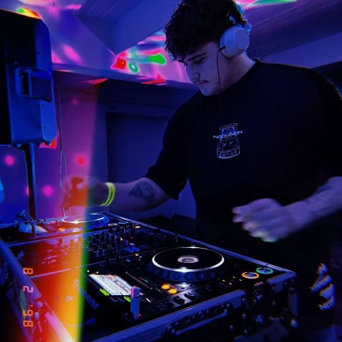 Mlvy — Adelaide DJ
