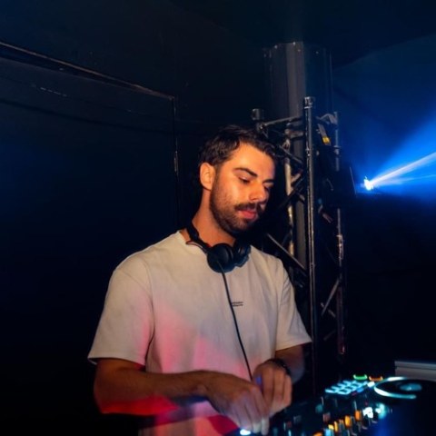 Dos — Adelaide DJ