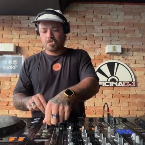 fefloww — Adelaide DJ